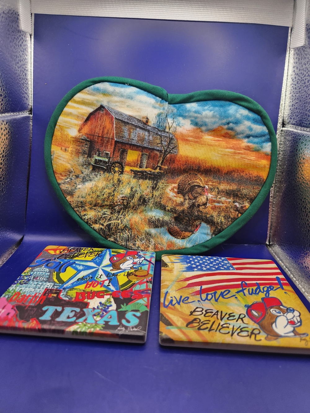 Buc-ee's Heart-Shaped Farm Scene Pot Holder & 2 Texas Graffiti Art Coasters